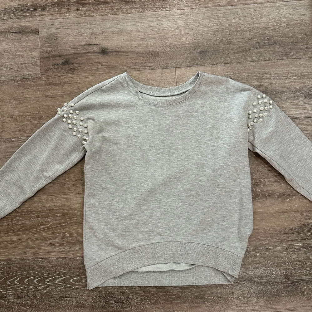 Gray sweatshirt